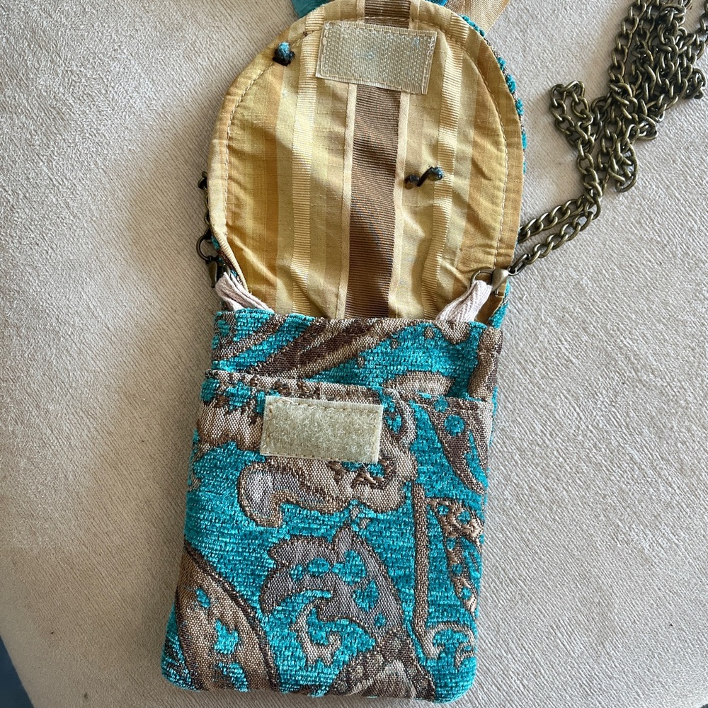 Cat’s Carpetbags Brand Small Embroidered Crossbody Bag;NWOT! - Picture 3 of 7